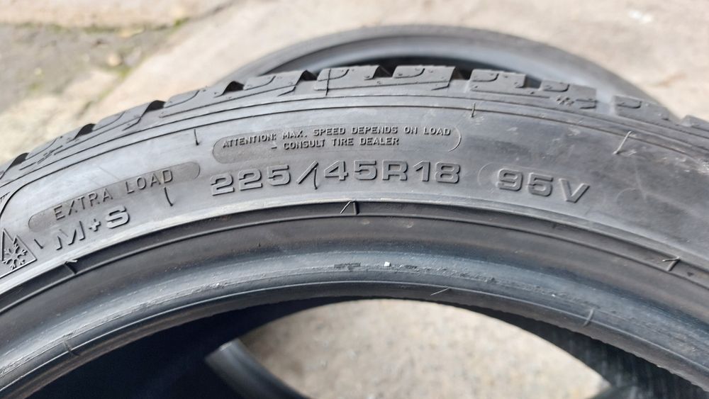 Зимни гуми 225/45/18 Goodyear Ultragrip Performance + 2 броя