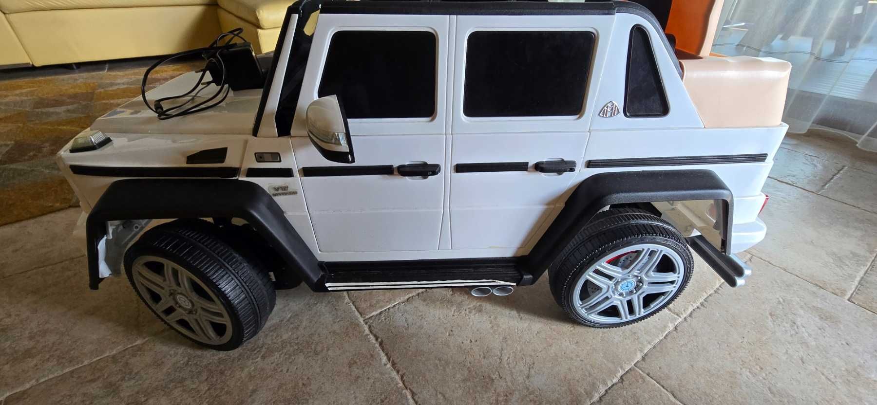 Mercedes-Benz G Class детска електрическа количка