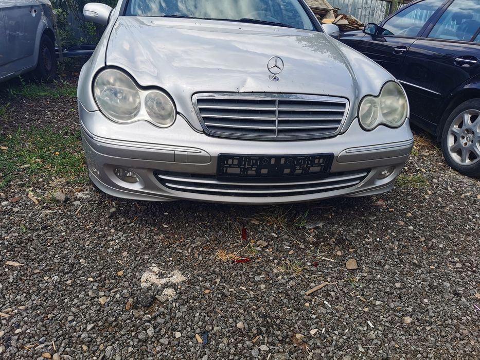 Dezmembrez w203  facelift c220 cdi manuala și automata