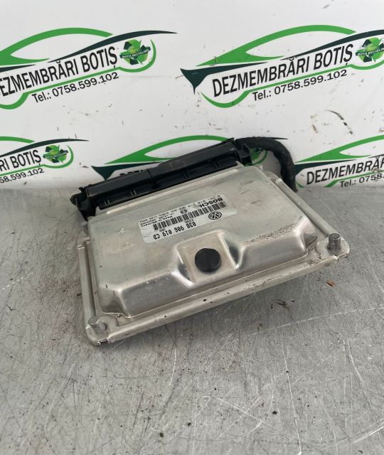 Calculator motor ECU 038 906 019 CD Volkswagen VW Passat B5