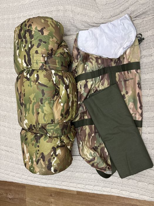 Спальный мешок новый цвет мультикам , простынь в комплекте