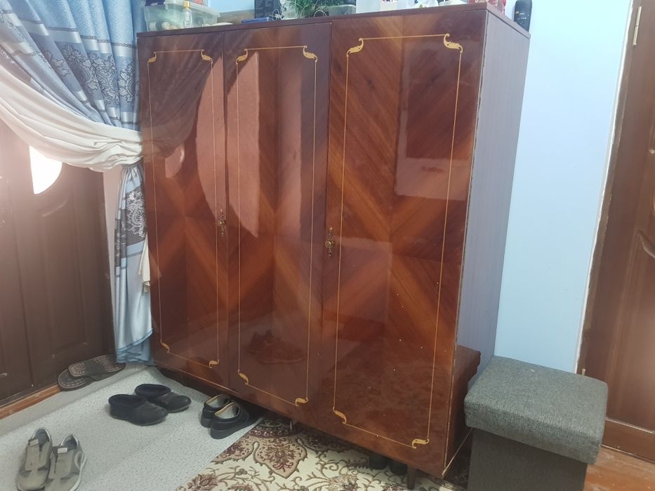 Шкаф дла одежды .