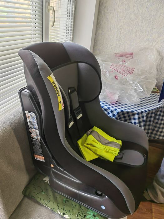 Детско столче за лек автомобил ново