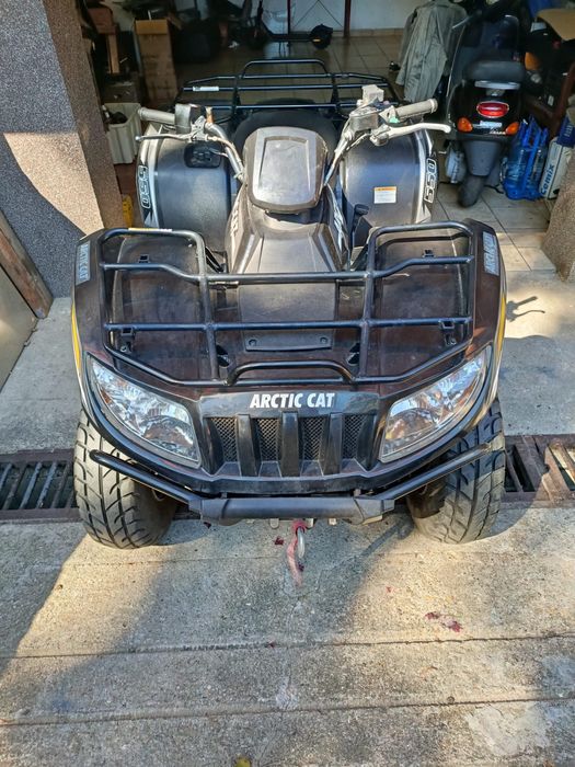 Arctic Cat 550 4x4 an fabricatie 2012