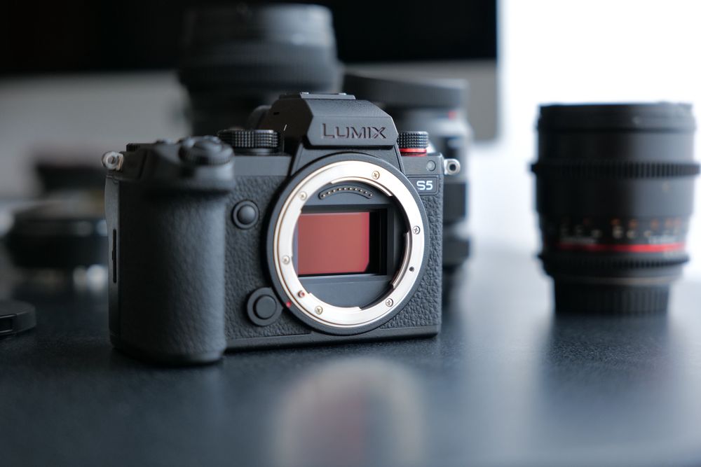 Panasonic Lumix S5 + Panasonic 20-60