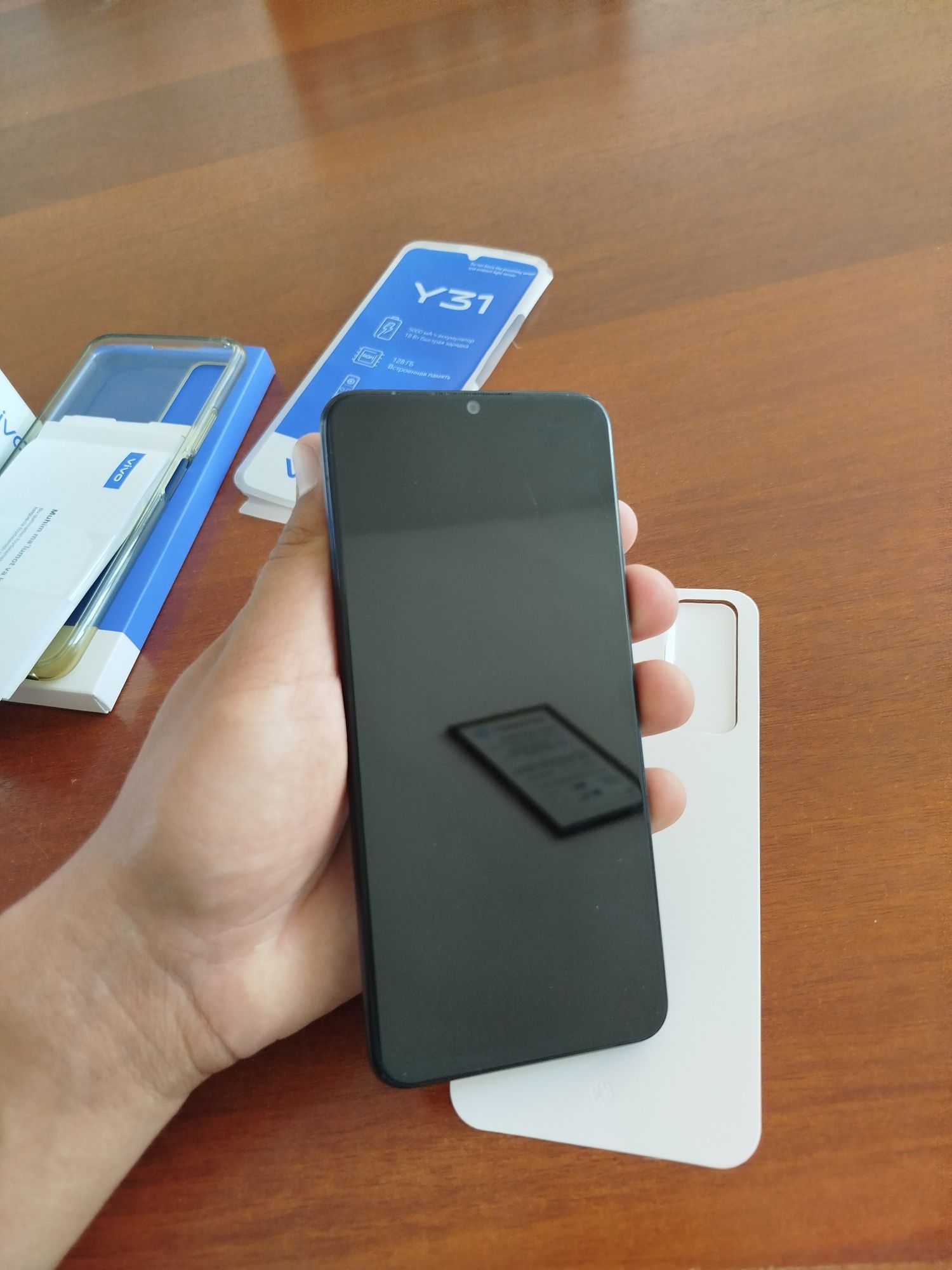 Vivo Y31  4/128 (kor/dok) sotiladi