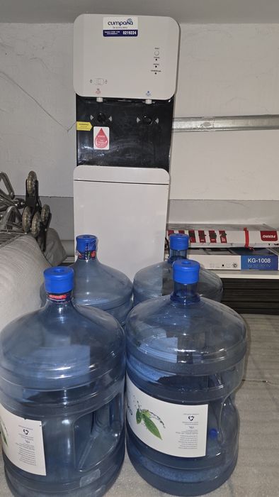 Dozator apa Cumpana+4 bidoane, stare impecabila