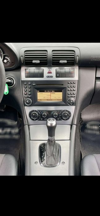 Лек автомобил Mercedes CLC200