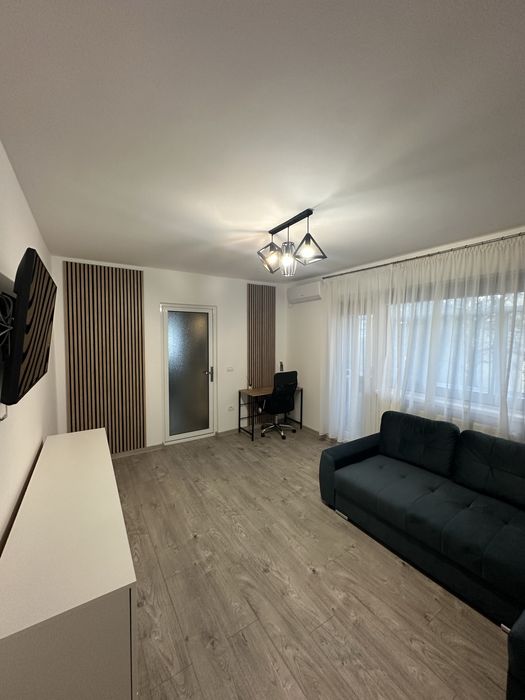 Proprietar vand apartament de 2 camere modernizat, Calea Sagului