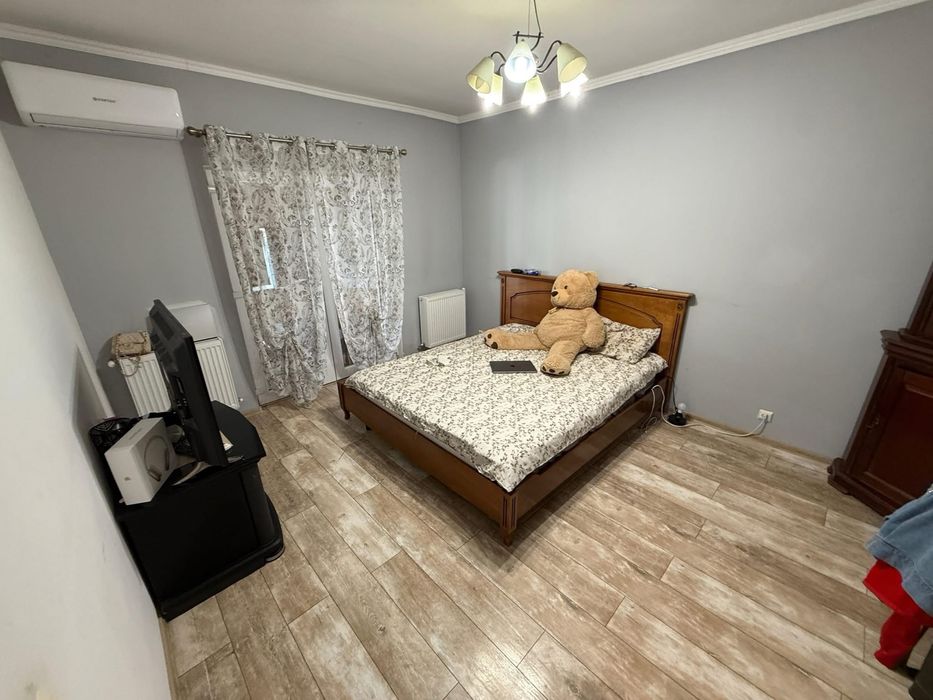 Ofer spre închiriere Casa cu 3 camere pe un nivel zona 14 Mai