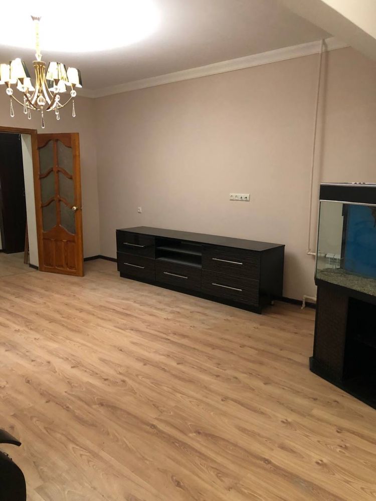 3 ком 1 Нотариальная контора Ул. Бобура