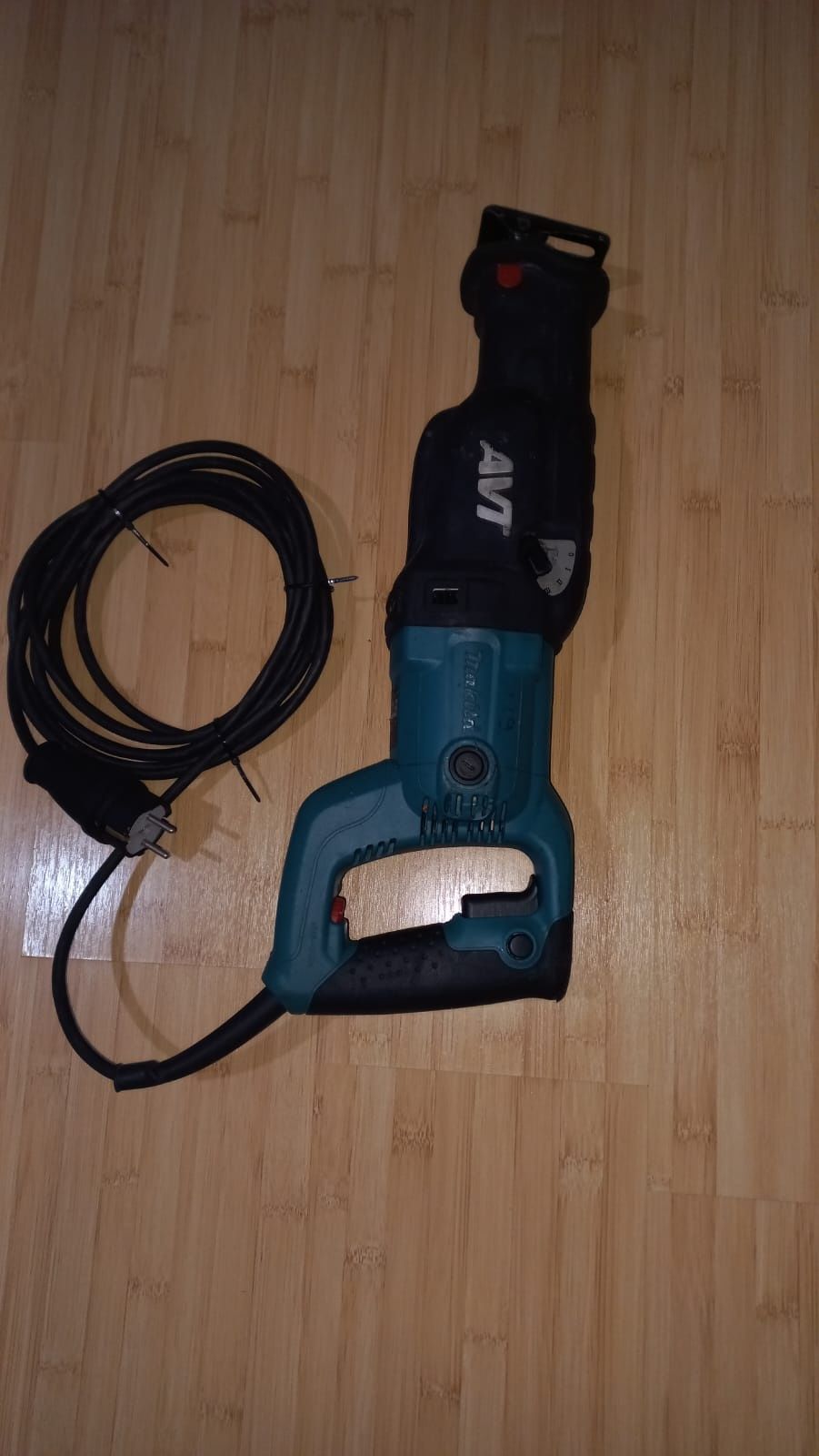 Fierăstrău sabie Makita JR3070CT