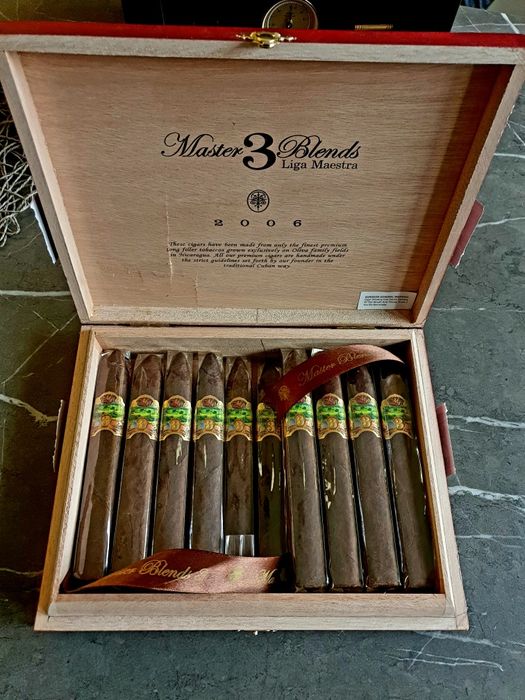 Кутия пури Oliva Master Blends