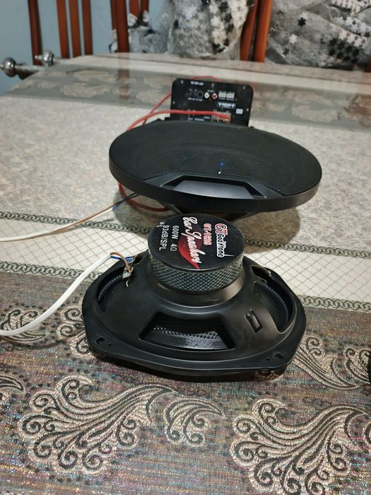 Колонка  усилитель бн сотилади