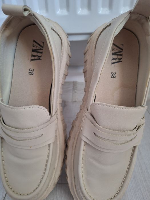 Pantofi loafer mocasini