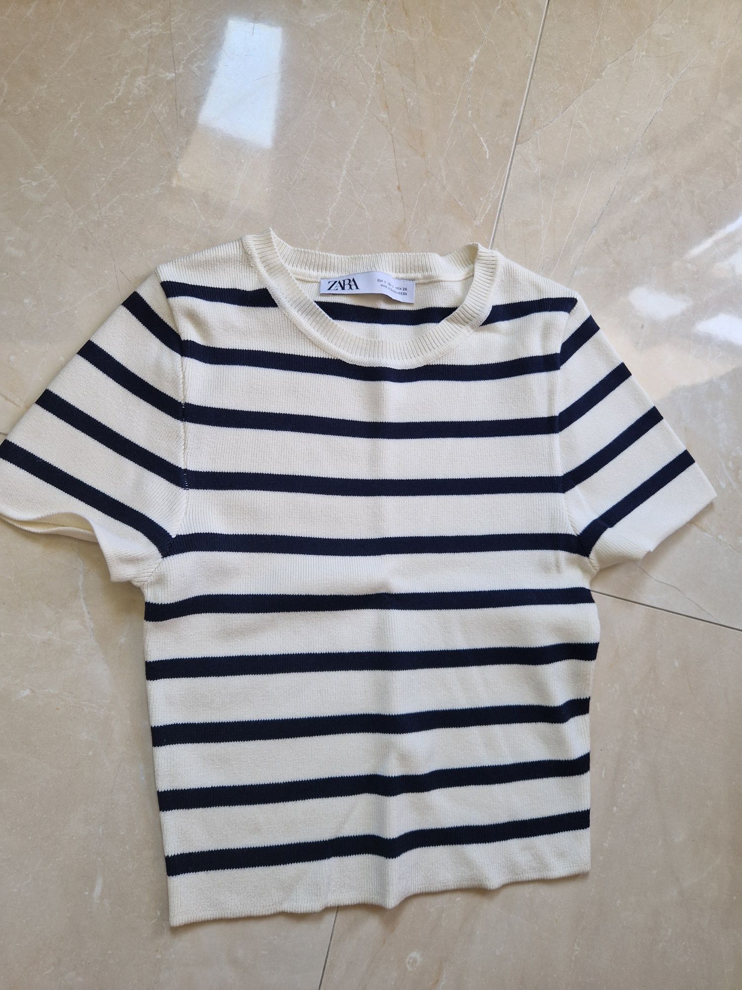 Дамска тениска guess , zara