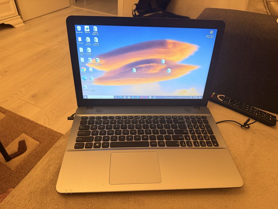 Laptop Asus foarte bun