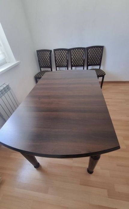 Стол стульями (5шт) за 45000 тыс т