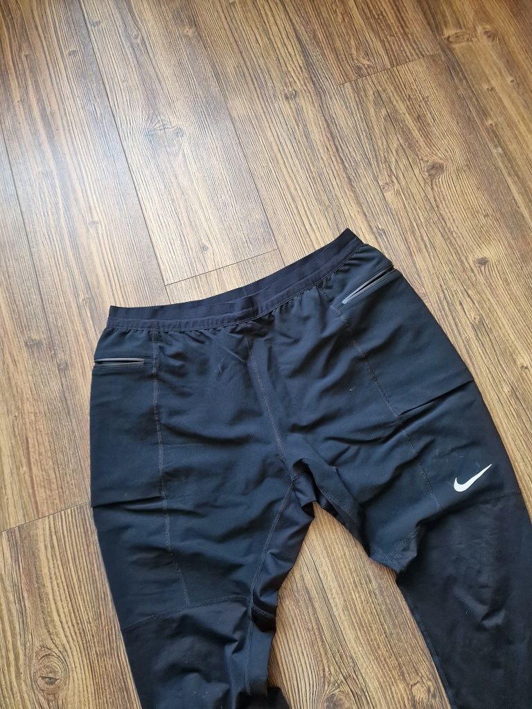 Страхотно мъжко спортно долнище NIKE размер L