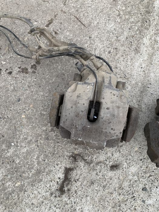 Etrier frana stanga fata BMW Seria 5 E60 E61 525 diesel 177cp