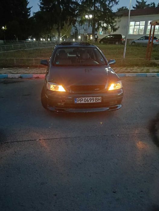 Продавам личния си автомобил астра   1.8