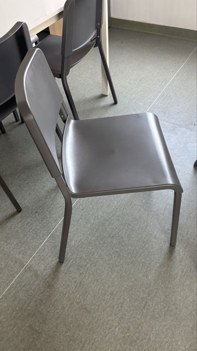 Vand scaune ikea perfecta stare 24 buc