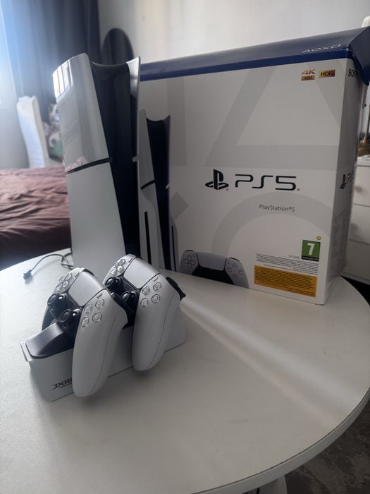 Продам PS 5 slim в отличном состоянии