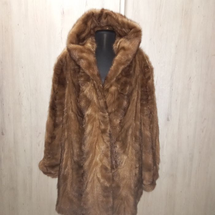 Женская  одежда.