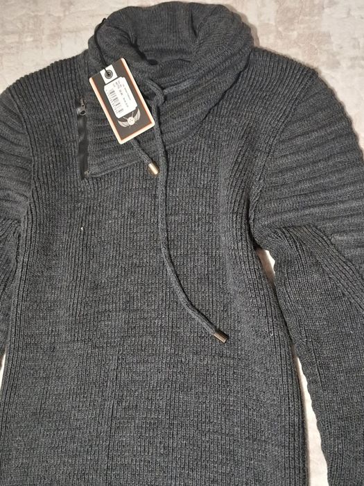 Мъжка блуза с полу