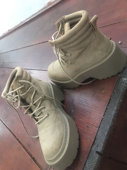 Vand papuci nr 38 Bershka