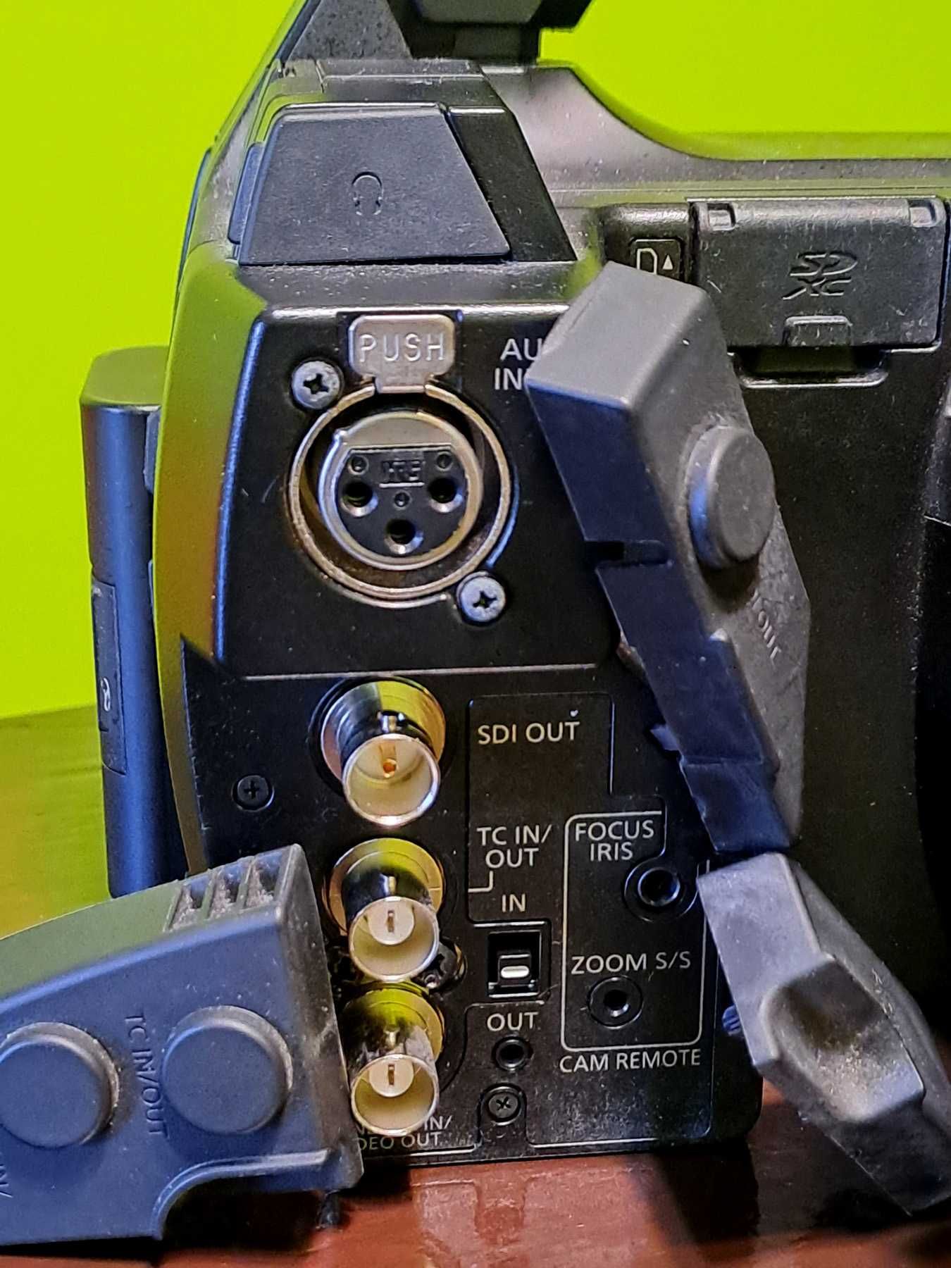 Продавам видеокамера Panasonic AJ-PX270