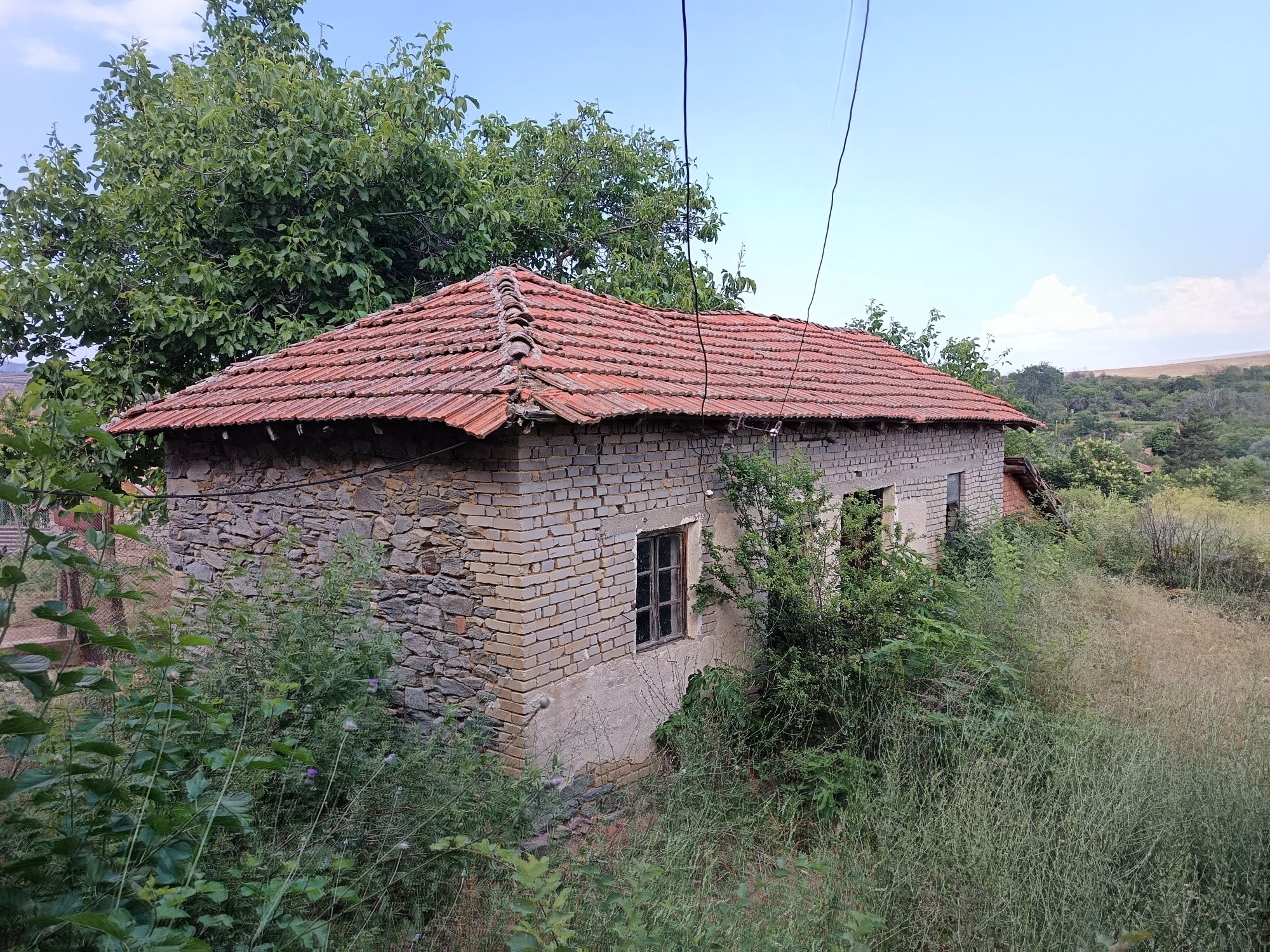 Едноетажна  къща в село до Свиленград