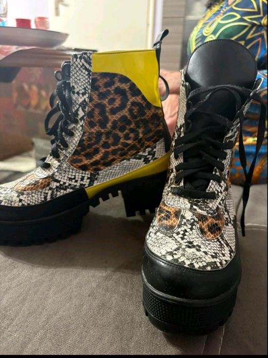 Елегантни тигрови боти