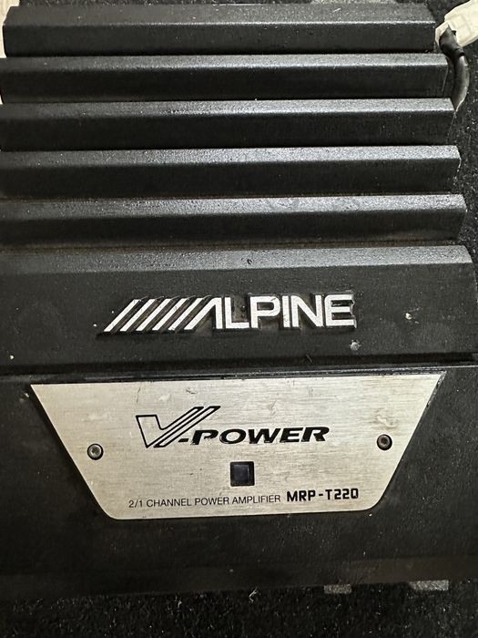 Subwoofer activ achat 108 și un Sub pt auto cu amplificator Alpine