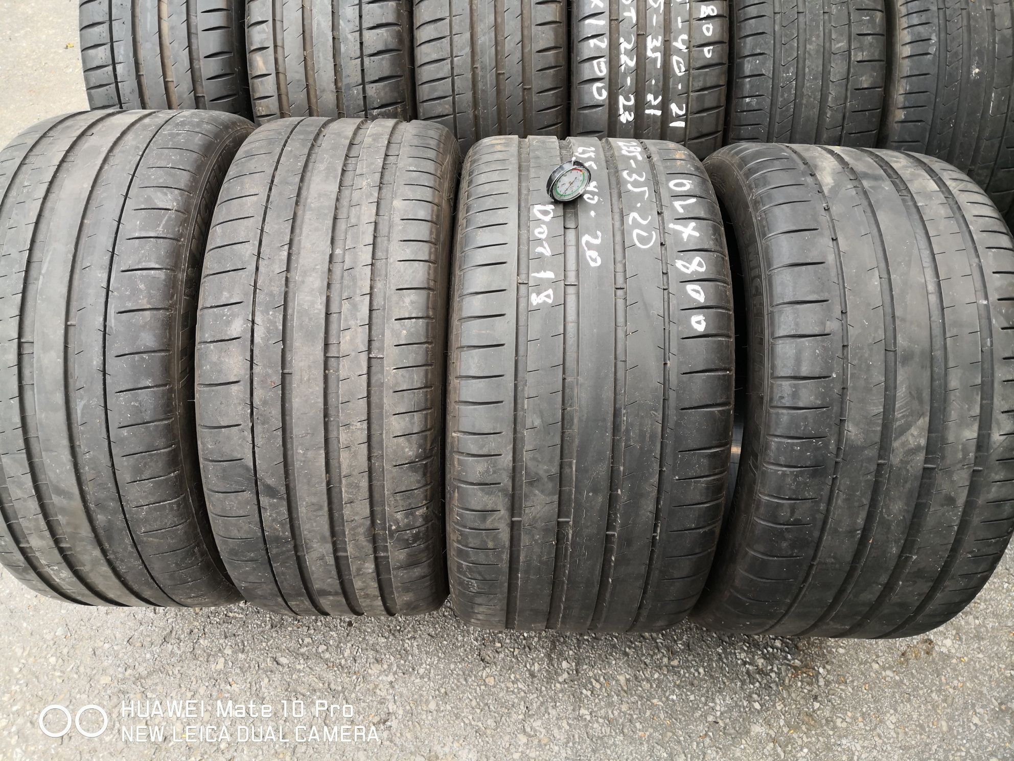 295 35 20 цола задни и 255 40 20 предни гуми спорт пакет Michelin