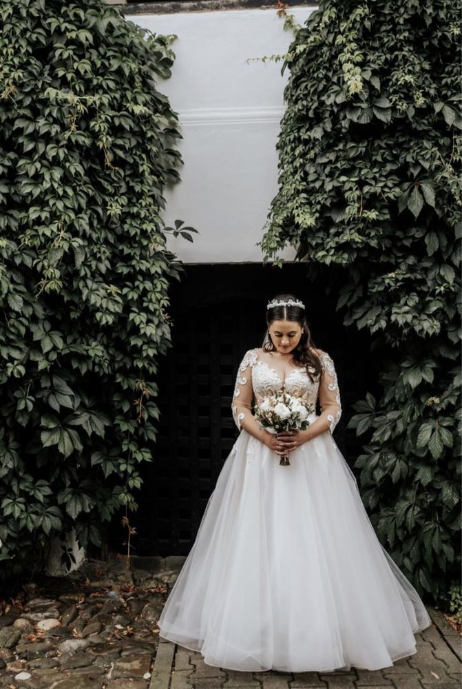 Vând rochie de mireasa Voloca Wedding Dresses
