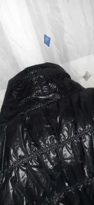 Vând geacă lungă femei!