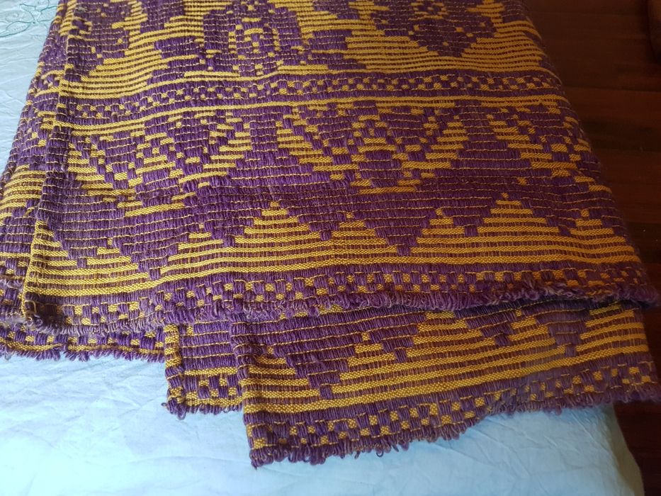 Carpetă cuvertura pat lana mov galben traditional lana 100%din Oltenia
