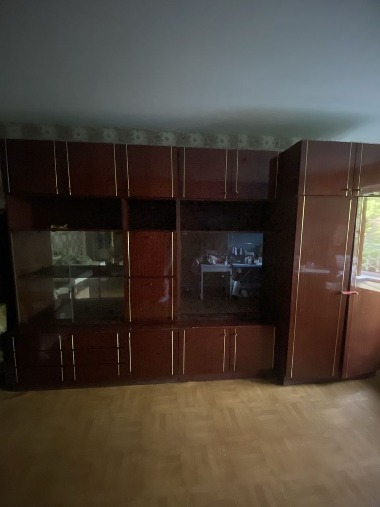 Бесплатно отдам стенку