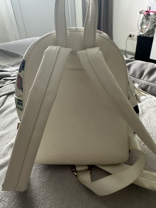 De vanzare ghiozdan este ca nou din sector 2