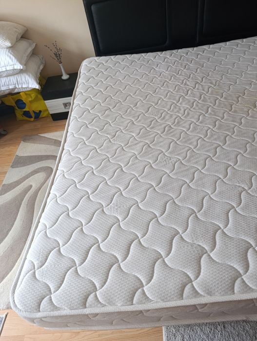 Матрак Парадайс в отлично състояние