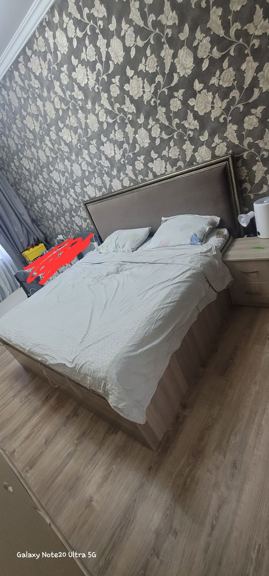 Двуспальная кравать