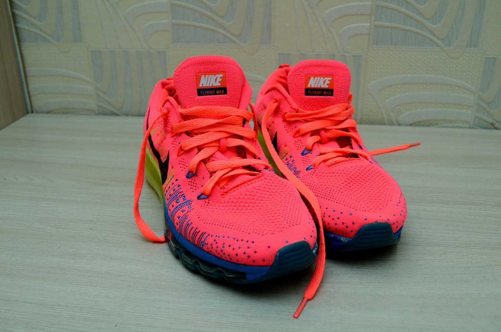 обувь спортивная