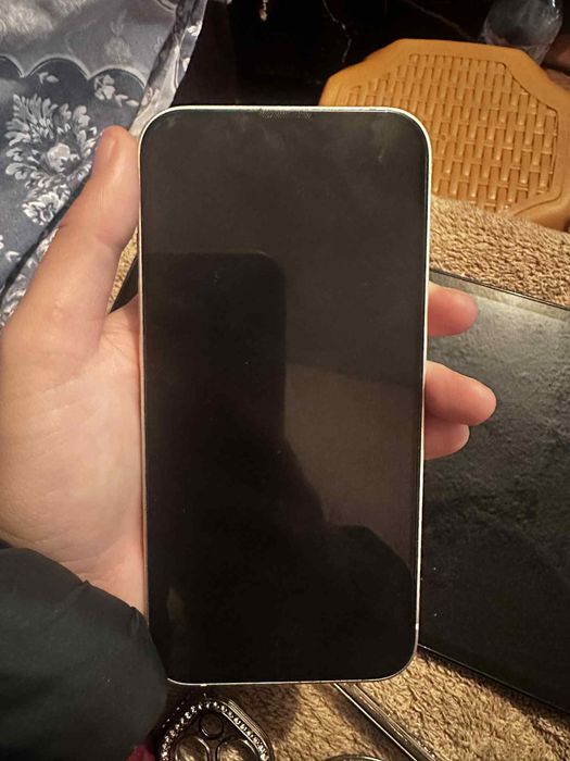 Телефон Iphone 13