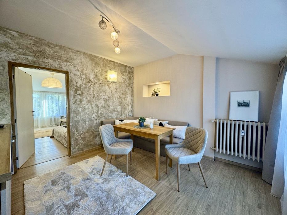 Три стаен Мансарден апартамент-кв. Оборище