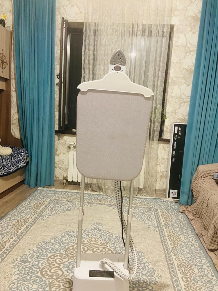 вертикальный паровой утюг‑стилер 2‑в‑1