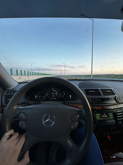 Mercedes E-class W211