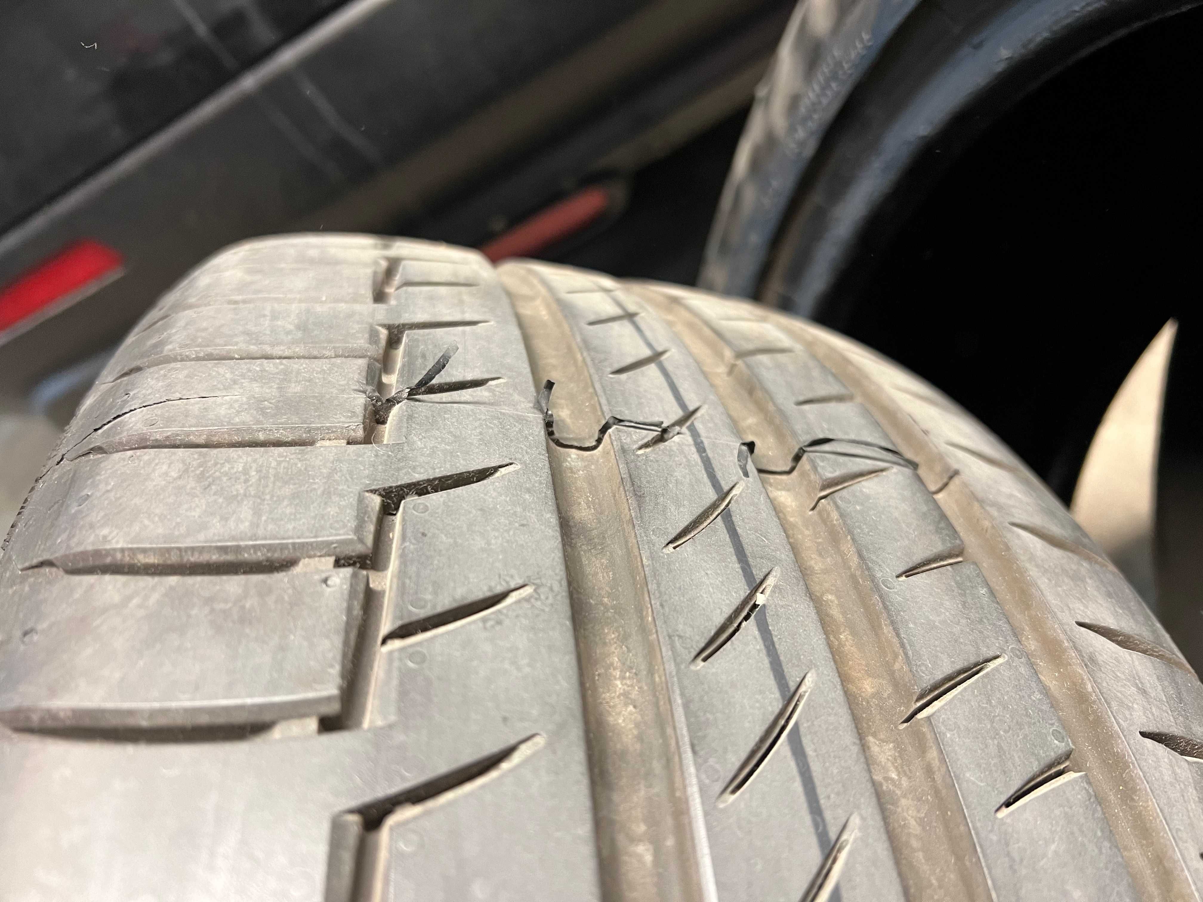Continental 235/50R19 DOT 2123