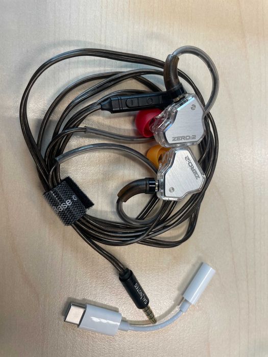 IEM Zero 2 (casti fir ) + cablu cu microfon + adaptor usb C