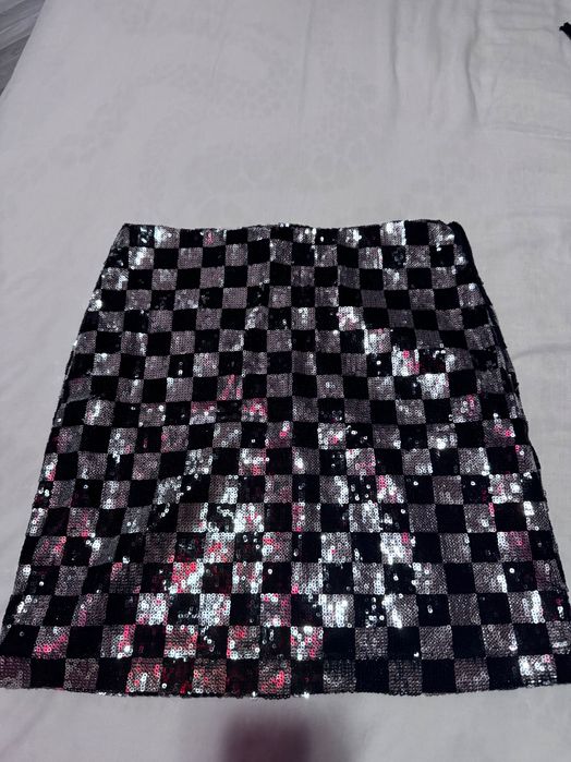 Дамска лъскава пола